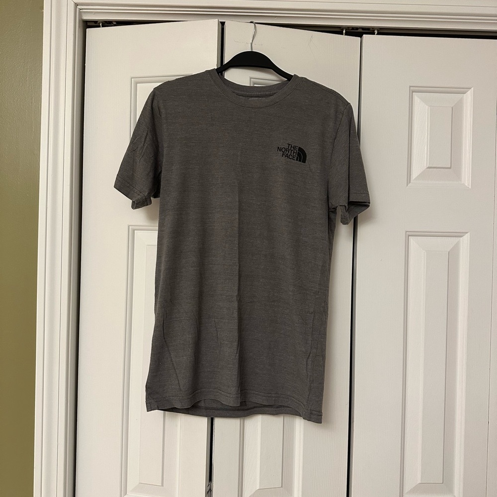 (S) Men’s The North Face Wolf T Shirt
